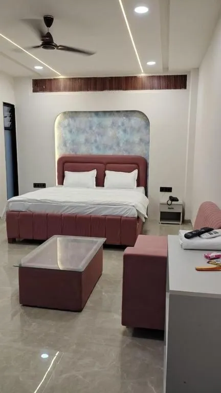 best hotels for couple in hotel the 4 seasons indore