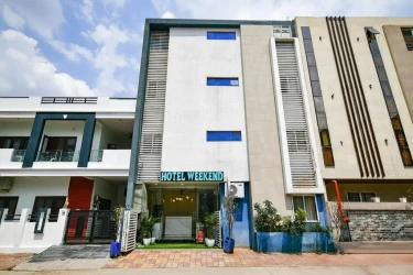 hotel with gym in scheme no 113, indore - hotel weekend by benchmark