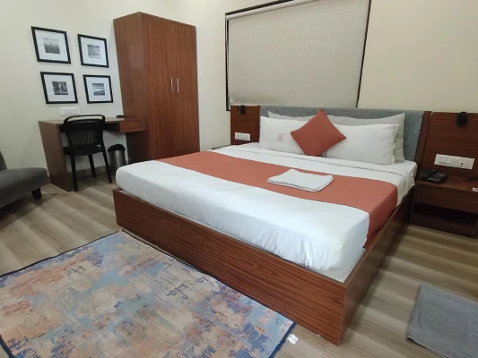 best luxury hotel in hotel weekend by benchmark indore