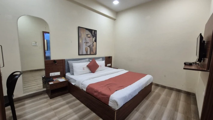 best couple friendly hotels in hotel weekend by benchmark indore