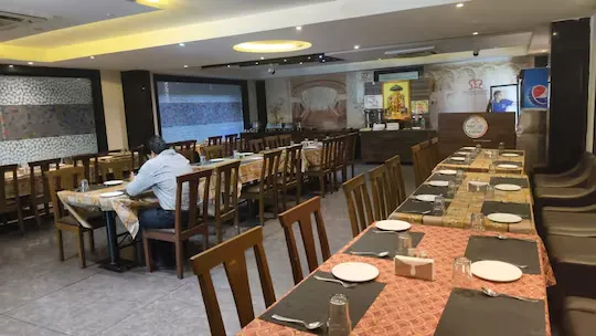 hotel with free parking in bhawarkua main road, indore - jmc hotel sotel
