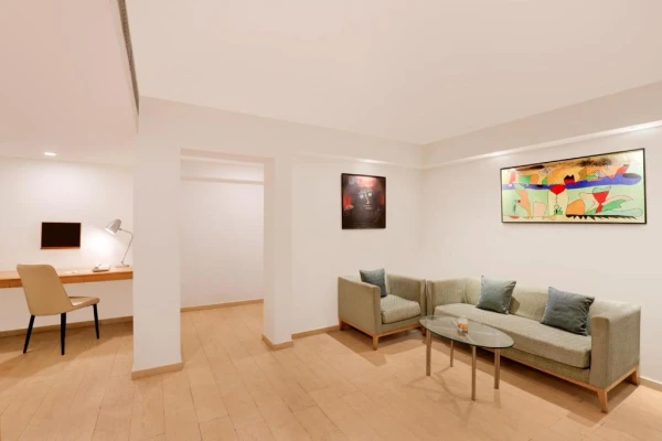 family hotel with pool in tukoganj, indore - lemon tree hotel indore