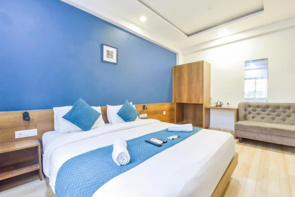 3 star hotel in bangali square indore, indore - loto hotel bangali square