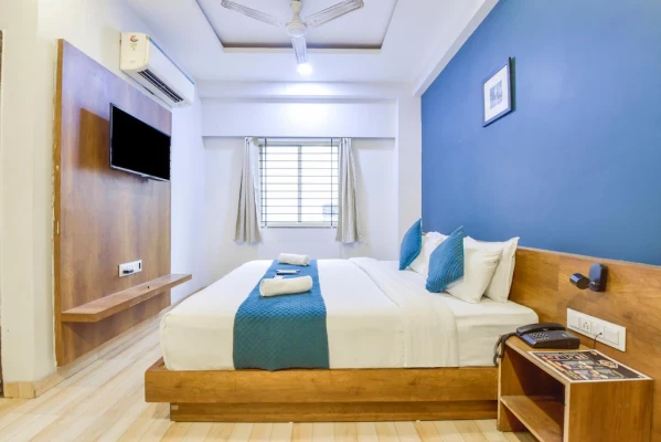 online room booking in bangali square indore, indore - loto hotel bangali square