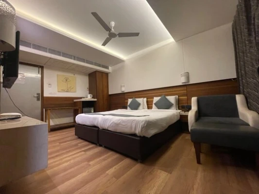 hotel room booking in vijay nagar, indore - loto hotel premier vijay nagar