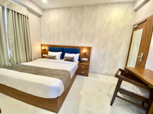 cheap hotels in mumbai house - lig square , indore indore