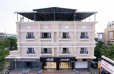 best romantic hotels in pravasa stay luv kush square indore