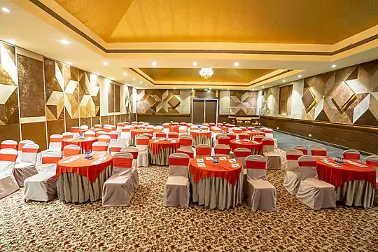 hotel near indore airport - pride hotel & convention centre indore