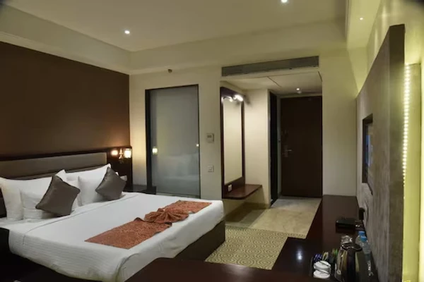 hotel with free parking in pragati vihar, indore - pride hotel & convention centre indore