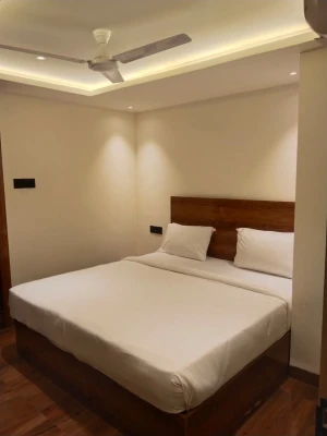 hotel room booking in brahmapuri colony, indore - silvotel stays by bizzgrow hotels