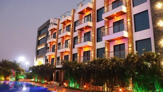 spa resort in vrindavan palace colony, indore - skyline resort & convention center