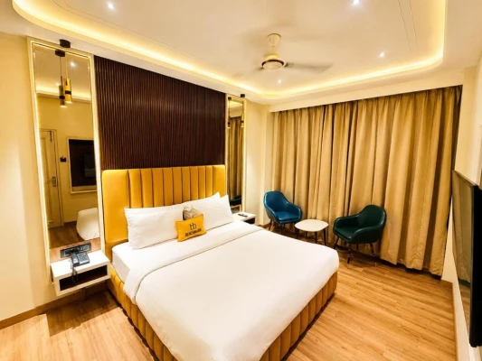 family hotel with pool in scheme no 113, indore - the benchmark hotel