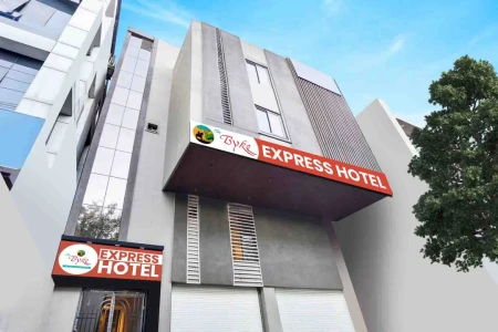 online room booking in sudama nagar, indore - the byke express gopur square indore