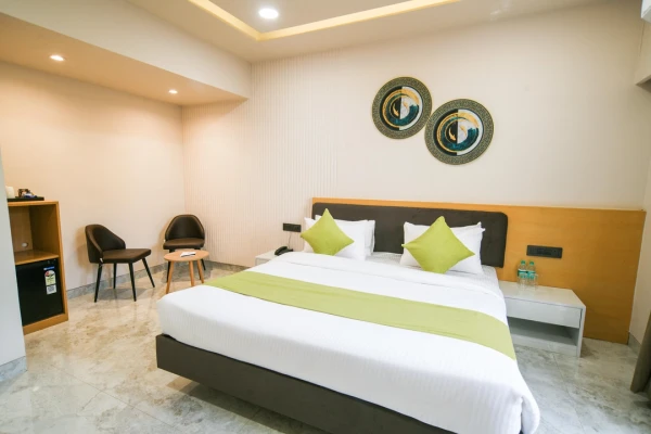 jacuzzi hotel in sudama nagar, indore - the byke express gopur square indore