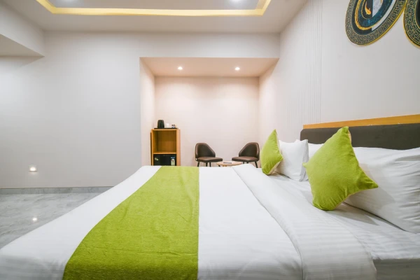 jacuzzi hotel in sudama nagar, indore - the byke express gopur square indore