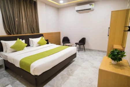 hotel with banquet hall in sudama nagar, indore - the byke express gopur square indore