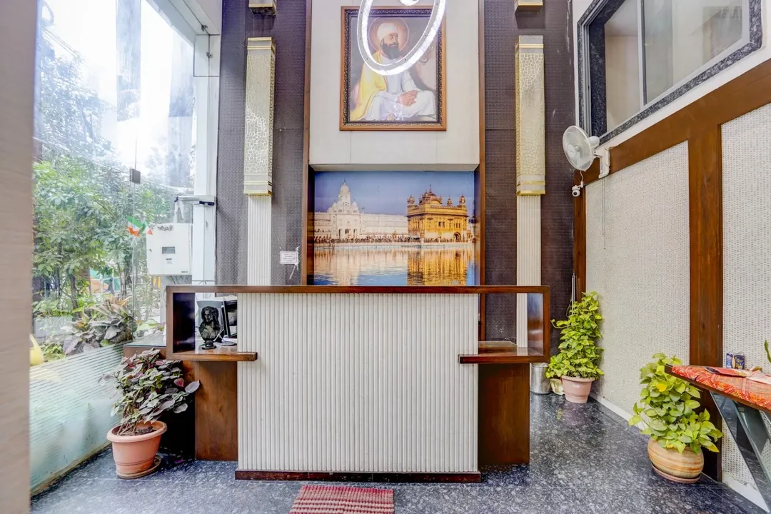 hotel with gym in bombay hospital square ring road, indore - the byke express pishore inn indore