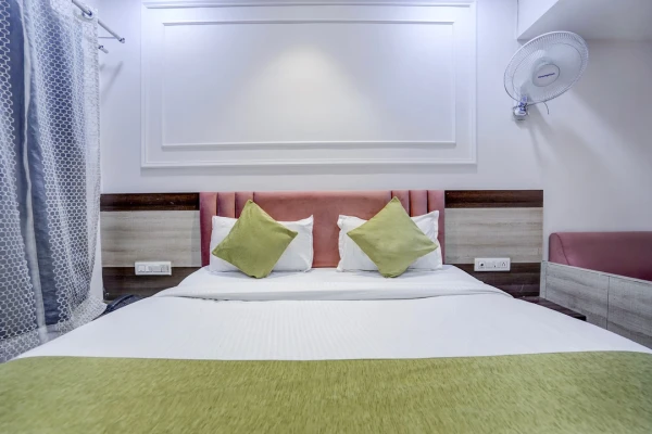 hotel with meeting room in bombay hospital square ring road, indore - the byke express pishore inn indore