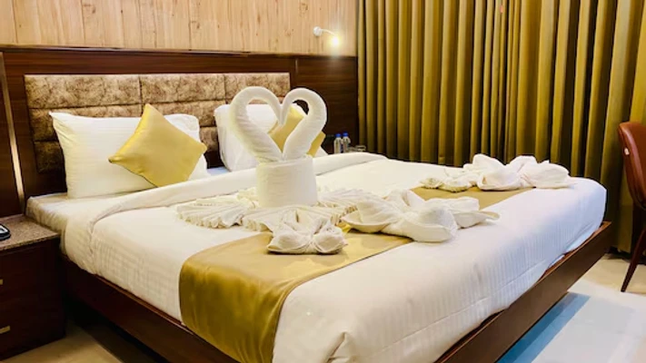 hotel with gym in scheme no 113, indore - the clan hotel