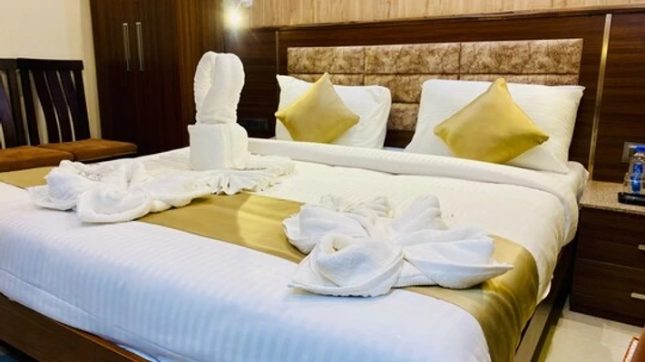 online room booking in scheme no 113, indore - the clan hotel