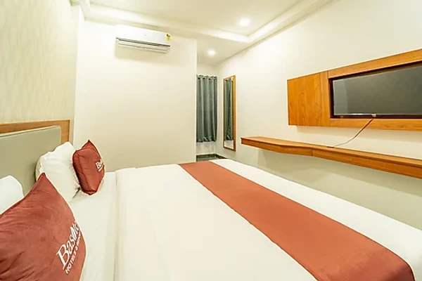short stay hotels in the grand tanishqa by basotel indore