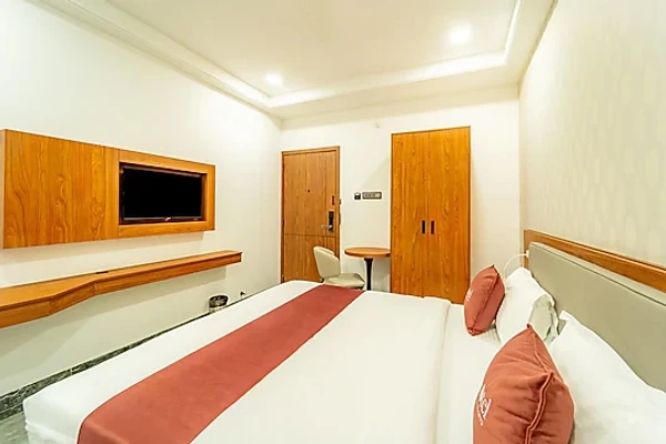 business travel hotels in the grand tanishqa by basotel indore