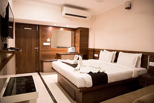 star hotels in hotel paras jabalpur