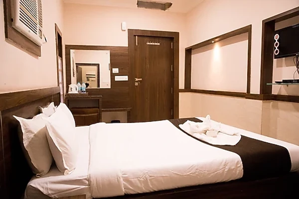 best short stay hotels in hotel paras jabalpur