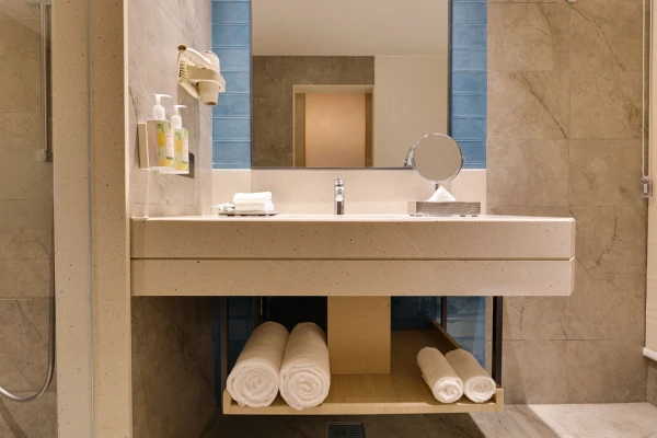 hotel with free parking in naudra bridge, jabalpur - lemon tree premier jabalpur