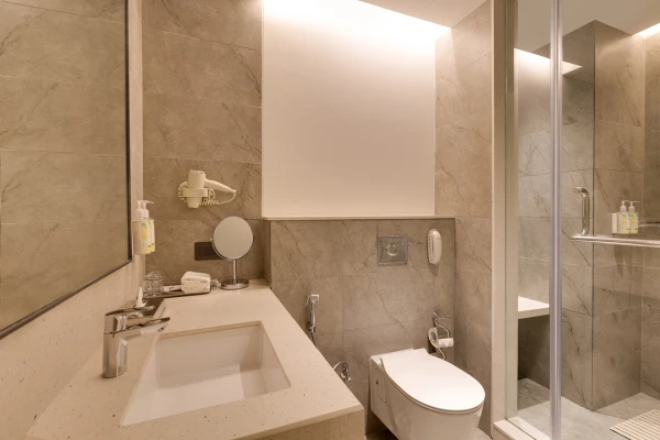 hotel with bar in naudra bridge, jabalpur - lemon tree premier jabalpur