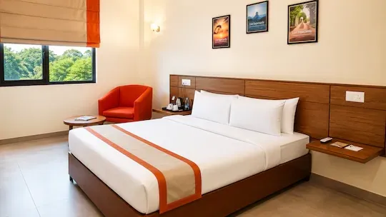 hotel with banquet hall in railway station compound, jabalpur - max hotel jabalpur
