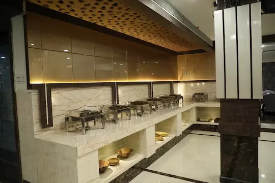 hotel with party hall in naudra bridge, jabalpur - playotel inn anmol classic, jabalpur