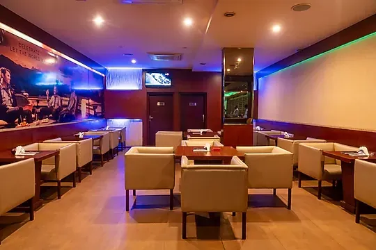 luxury hotel in cosmos raj plaza jaipur