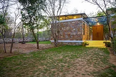 hotel room booking in jaipur, jaipur - elivaas nature 95 4 bhk villa with private pool