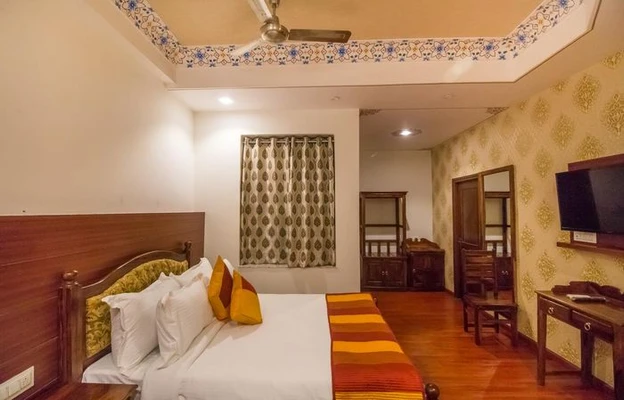 couple friendly hotels in hotel lavanya heritage jaipur
