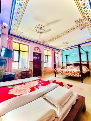 hotel with party hall in sindhi camp, jaipur - hotel moon light