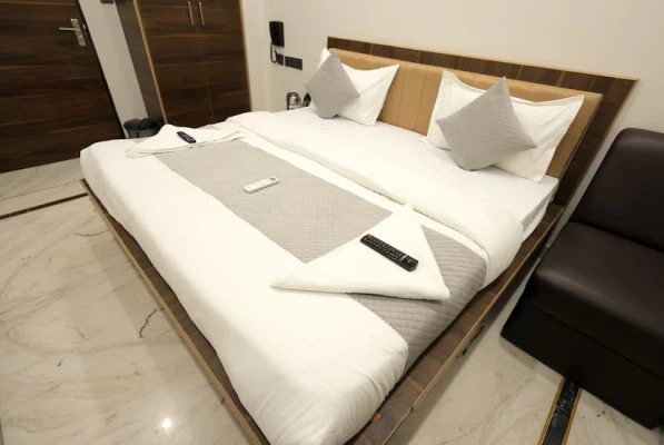 3 star hotels in hotel pearl square jaipur