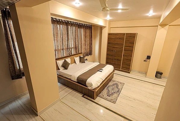 hotels for unmarried couples in hotel pearl square jaipur