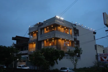 best 3 star hotels in hotel the 11 inn jaipur