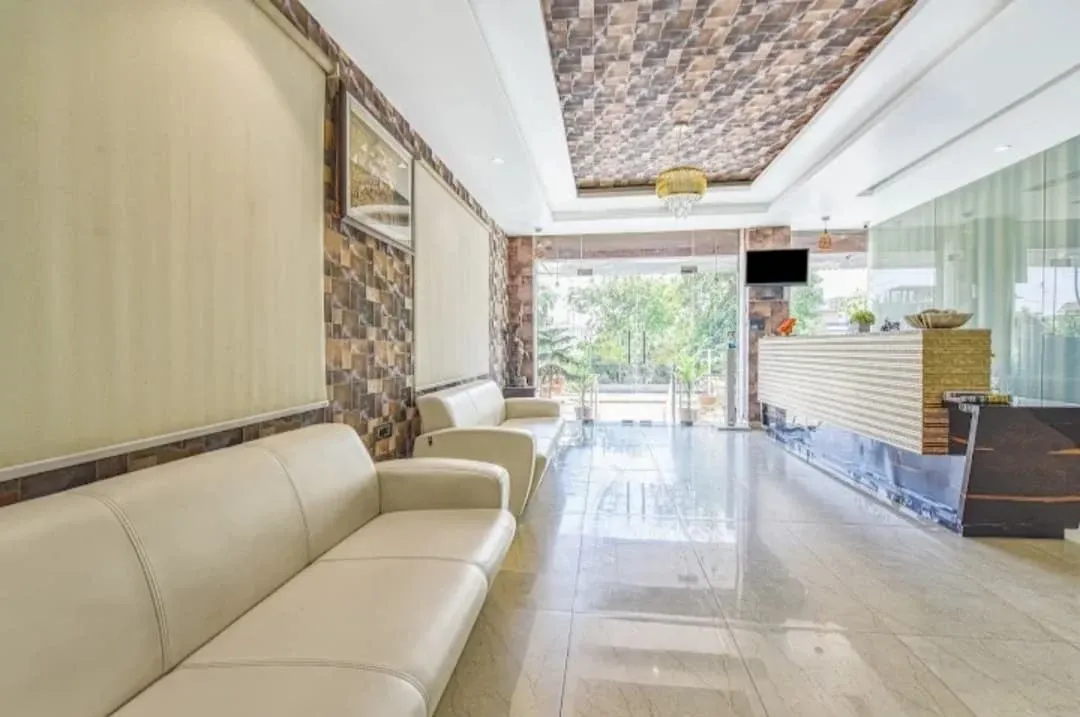 hotel near jaipur airport - hotel the crims