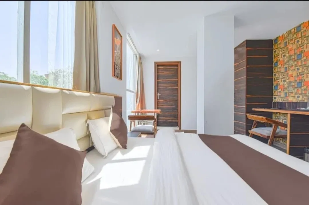 hotel with free parking in pratap nagar, jaipur - hotel the crims