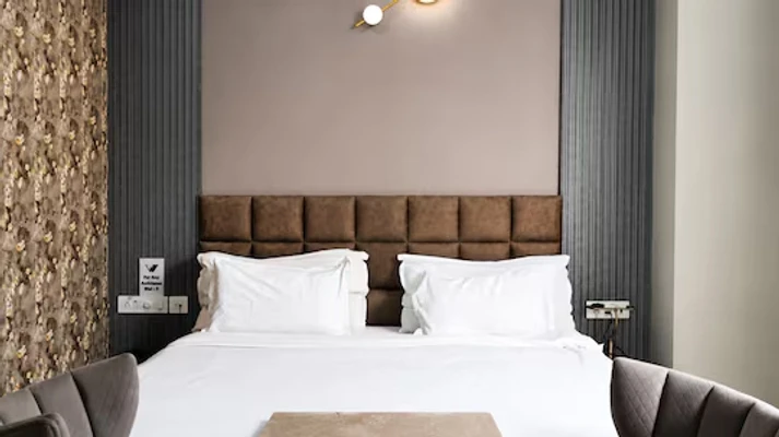 3 star hotel in shyam nagar, jaipur - hotel the white moon