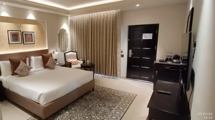 hotel with swimming pool in sitapura, jaipur - pride amber villas