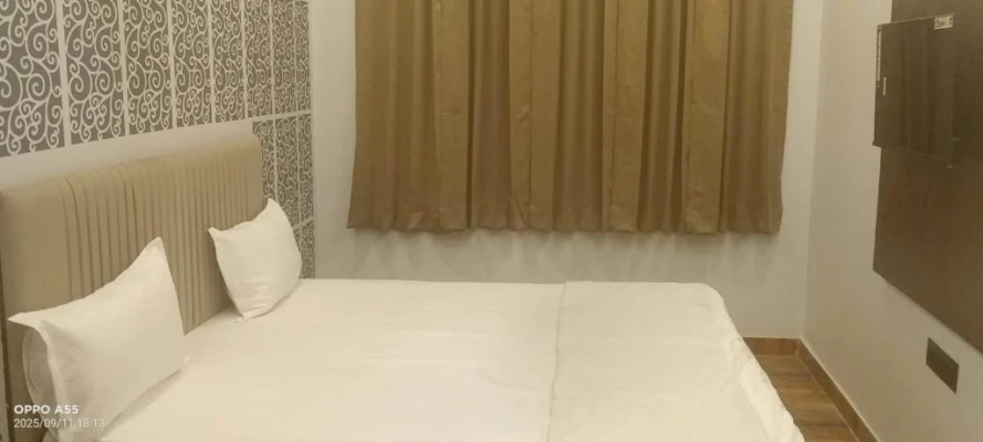 jacuzzi hotel in mansarovar, jaipur - sky touch hotel