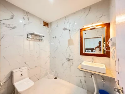 hotel with swimming pool in jodhpur jaisalmer rd, jaisalmer - hotel robin jaisalmer
