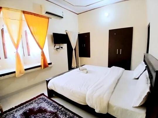 hotel with bar in jodhpur jaisalmer rd, jaisalmer - hotel robin jaisalmer