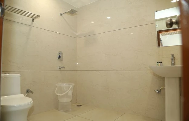 luxury hotels in hotel whitestone residency jalandhar