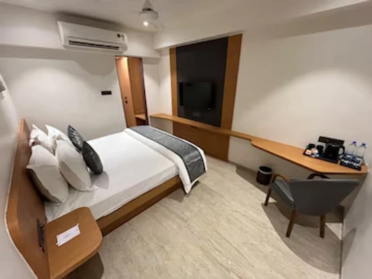 hotel in navi peth, jalgaon for family - mastiff hotel silver in, jalgaon