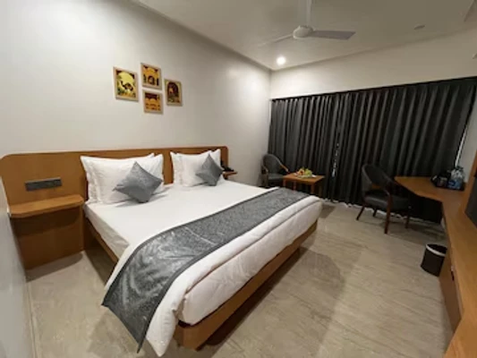 navi peth, jalgaon hotel booking - mastiff hotel silver in, jalgaon