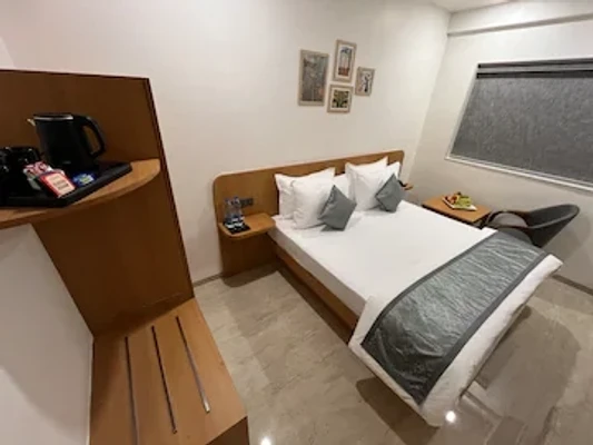 hotel with bar in navi peth, jalgaon - mastiff hotel silver in, jalgaon